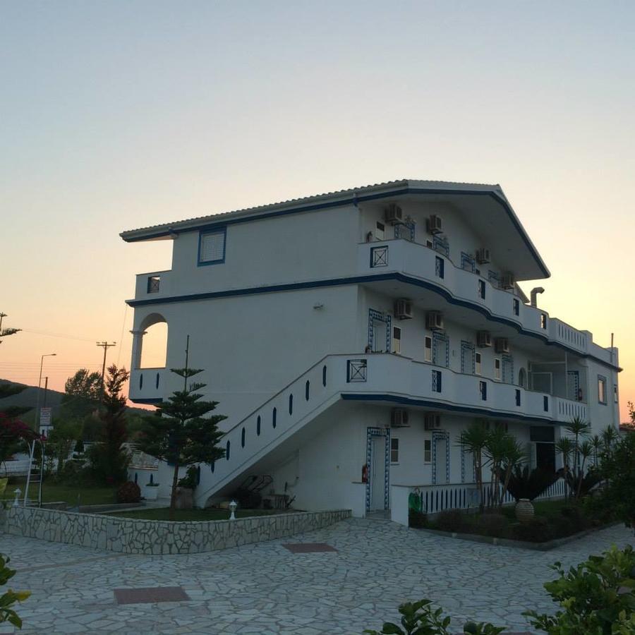 Gogas Palace Aparthotel อัมมูเดีย ภายนอก รูปภาพ