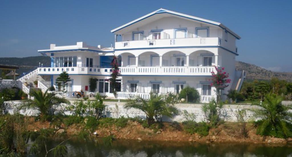 Gogas Palace Aparthotel อัมมูเดีย ภายนอก รูปภาพ