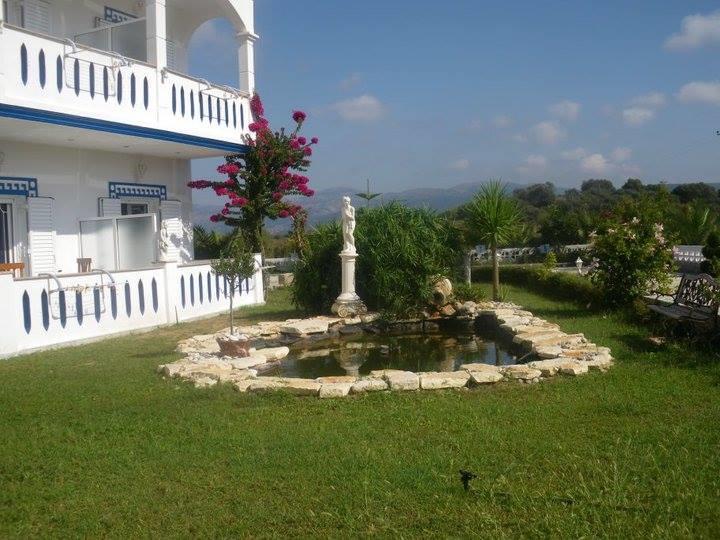 Gogas Palace Aparthotel อัมมูเดีย ภายนอก รูปภาพ