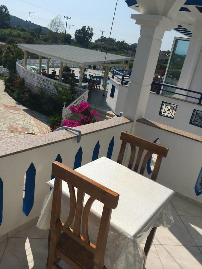 Gogas Palace Aparthotel อัมมูเดีย ภายนอก รูปภาพ