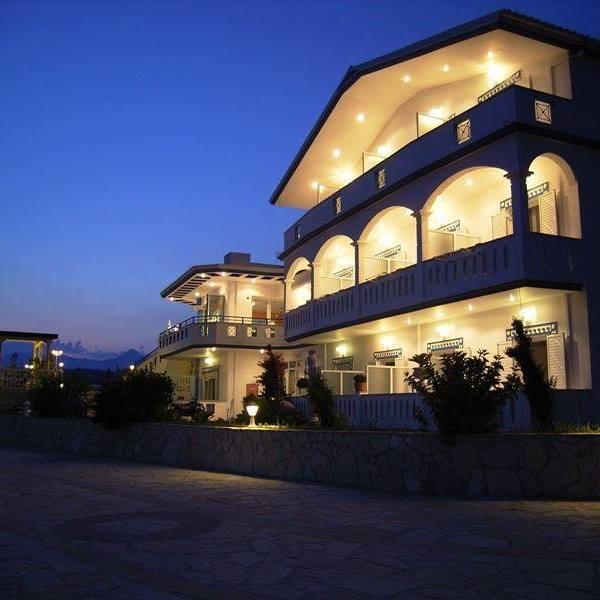 Gogas Palace Aparthotel อัมมูเดีย ภายนอก รูปภาพ