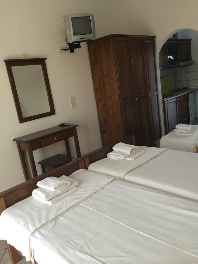 Gogas Palace Aparthotel อัมมูเดีย ภายนอก รูปภาพ