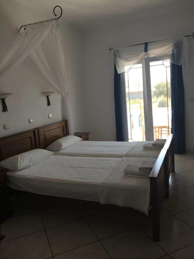 Gogas Palace Aparthotel อัมมูเดีย ภายนอก รูปภาพ