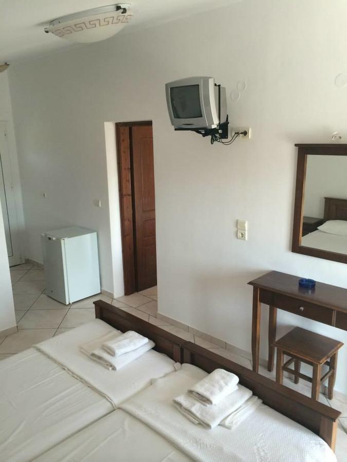Gogas Palace Aparthotel อัมมูเดีย ภายนอก รูปภาพ